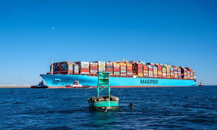 750 container rơi khỏi tàu của Maersk trong một cơn bão ở Thái Bình Dương - Maersk Essen