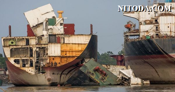 Tàu container bị phá dỡ